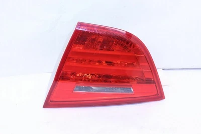 2009-2011 BMW 328i 335i M3 Sedan Right Tail Light Lid Mount 63217154156 OEM Used Foto 1 de 4