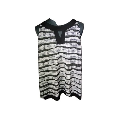 Top Avenue para mujer talla grande. 26/28 Polkadot y Volantes Blanco y Negro Foto 1 de 4