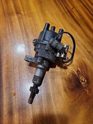 Toyota 22re Distributor 4runner Pickup 1985-1990 OEM used p2524b74 - Image 1 of 4