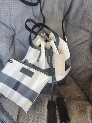 ✨ NUEVO Usado UNA VEZ✨ Bolso Bandolera Burberry Heston Cuadros Mediano Borlas Blanco Foto 1 de 4
