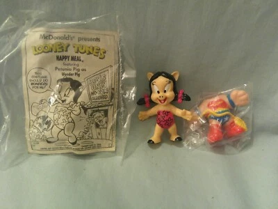 Игрушка McDonalds Happy Meal Petunia Wonder Pig 1991 Superhero Looney Tunes + комиксы - Изображение 1 из 4