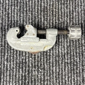 Ridgid NO. 15 Screw Feed Tubing Cutter  3/16-1 1/8 OD USA Made Pre-owned - Picture 1 of 10