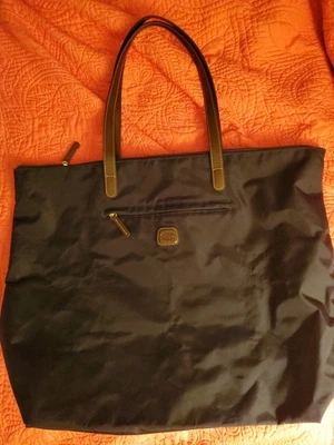 Bolso de compras grande negro Brics Shopper asas de cuero de nailon ligero de viaje  Foto 1 de 4