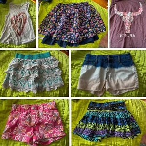 Girls Comfy and Bright Summer Clothing Bundle - Size 6-8 - 7 Pieces included - Picture 1 of 8