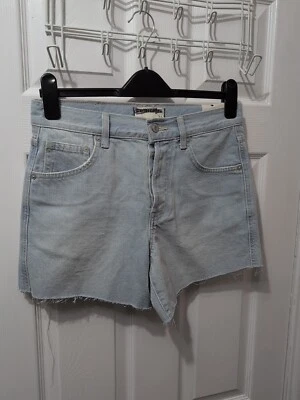 Free People Ivy Mid-Rise Raw Hem Denim Shorts in Light Blue Size 26 RRP £68 - Image 1 of 4