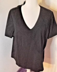 D & Co. Black Shirt 1XL Ladies Short Sleeve V Neck New - Picture 1 of 5