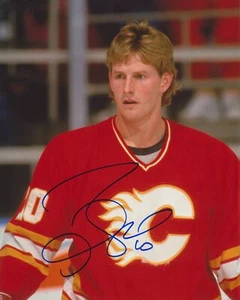 GARY ROBERTS SIGNED CALGARY FLAMES 8X10 PHOTO 2 - Picture 1 of 2