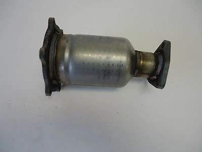 Fits 2001 2002 2003 Infiniti Qx4 3.5L V6 Front Left Catalytic Converter - Image 1 of 4