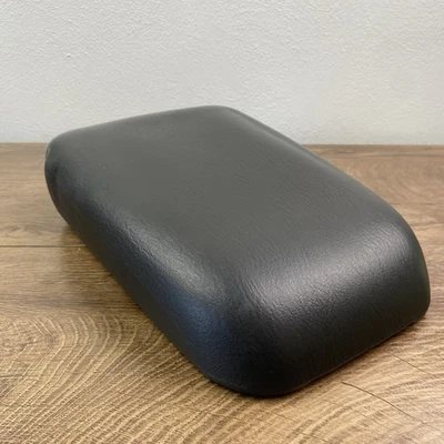 Крышка подлокотника центральной консоли Jeep Grand Cherokee 1999-2004 годов выпуска | от оригинального производителя - Изображение 1 из 4