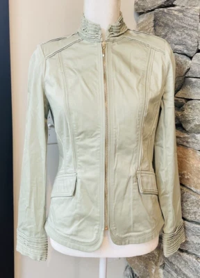 Chaqueta WHBM verde claro borde crudo estilo militar con cremallera para mujer talla 2 TOTALMENTE NUEVA Foto 1 de 4