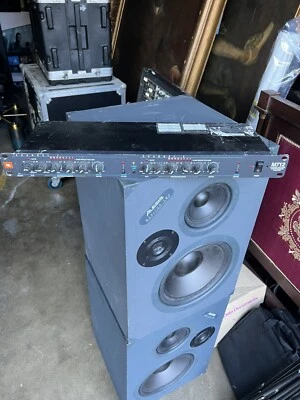 JBL - M712 Stereo Gating Compressor Limiter - Image 1 of 4