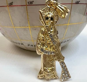 La Santa Muerte mens  Gold Pendant Grim Reaper Death with Gun New - Picture 1 of 5