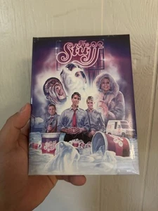 The Stuff Deutsches Mediabook (Region Free Blu-Ray + DVD) mit Puder "Stuff" Pack - Bild 1 von 4