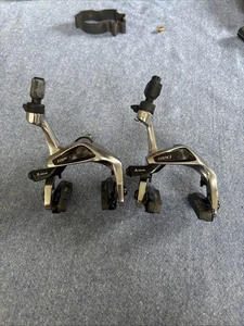 Set pinze freno cerchio bici da strada SRAM rosse AeroLink / pastiglie SwissStop - Foto 1 di 8