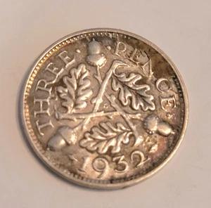 1932 GREAT BRITAIN THREE PENCE – SILVER - Picture 1 of 2