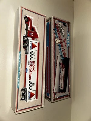 Réplica fundida a presión Ertl a escala 1:64 del transportador Citgo Wood Brothers 1993 #21 Foto 1 de 2
