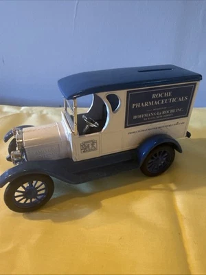 Ertl 1923 Replica 1923 Chevrolet Delivery Van Diecast Bank 9667 - Image 1 of 4