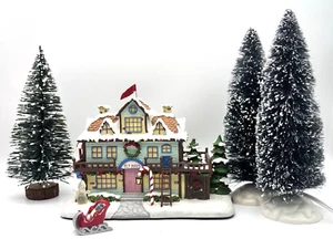Hawthorne Village Elf Dormitory Haus House Rudolphs Christmas Town +Extras 79059 - Picture 1 of 10