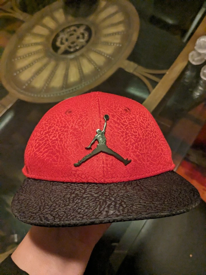 婴儿红色黑色和灰色乔丹帽子迈克尔乔丹帽子 — 第 1/4 张图片