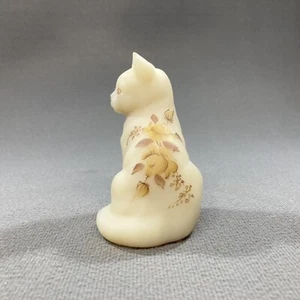 Fenton Art Glass Sitting Cat Roses on Custard Satin Hand Painted & Signed 4" - Picture 1 of 8