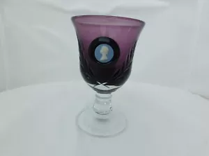 SUPERB 1978 ENGRAVED WEDGEWOOD RUBY GLASS QUEEN ELIZABETH II BLUE JASPER CAMEO - Picture 1 of 7