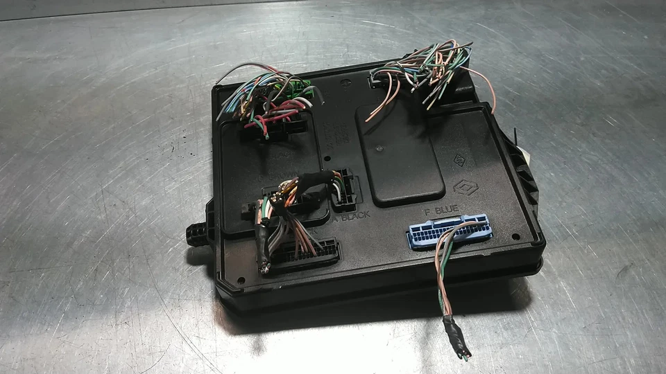 CENTRALINA VARIE Renault Megane III CC (EZ) 2010 284B11486R - Immagine 1 di 1