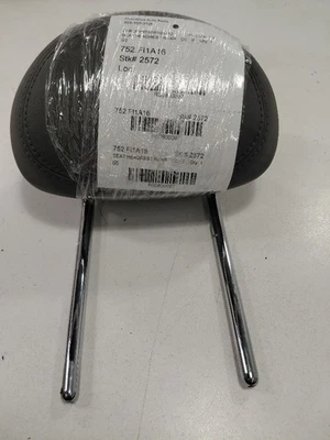 Reposacabezas asiento trasero Fiat 500 2016 2017 2018 Foto 1 de 4