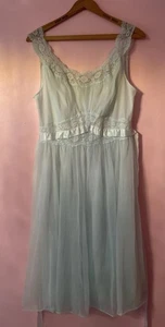 Vintage Vanity Fair Nachthemd Satin hellblau Spitzenbesatz Gr. 38 - Bild 1 von 8