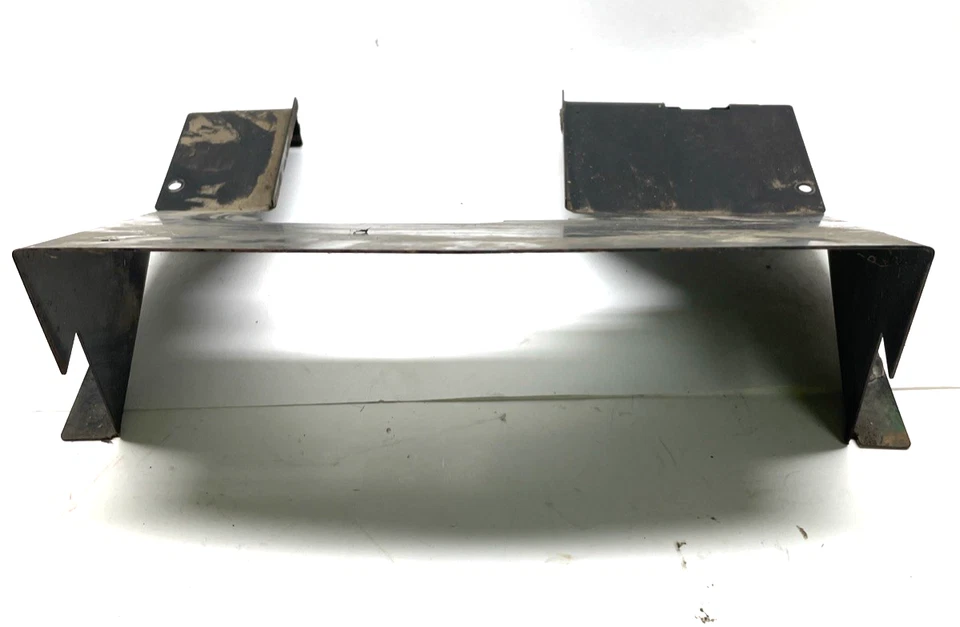 John Deere Lawn & Garden Tractor Engine Muffle Air Duct M71554 - Image 1 of 4