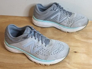 Zapatos para correr New Balance 860 V10 para mujer W860P10 gris/blanco talla 7 EE 2E EE. UU. - Imagen 1 de 9