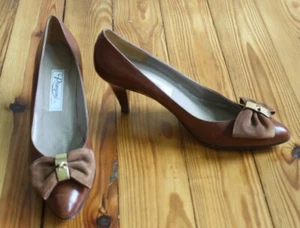 Vtg Rangoni Kabala 9 AA Narrow Brown Leather Large Bow Heels Italy - Picture 1 of 10