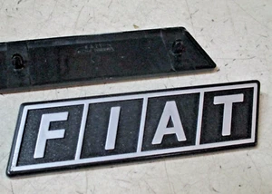 SCRITTA ANTERIORE MASCHERINA FIAT PANDA 30 - 45 - 4X4 - DAL 80 AL 85 - NUOVA - Bild 1 von 2