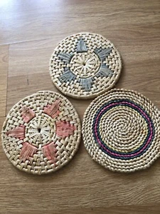 Vintage Woven Wicker Rattan Raffia Trivet Hot Pad Plates Boho Lot of 3 Round 7” - Picture 1 of 13