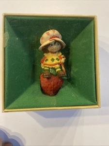 Vintage American Greetings Christmas Ornament Strawberry Shortcake - Picture 1 of 9