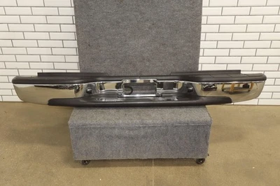 01-07 Conjunto de parachoques trasero Chevy GMC 2500HD OEM (HVY) Foto 1 de 4