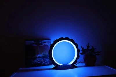 Encantadora luz nocturna Stargate adornada con signos del zodiaco y equipada con RC Foto 1 de 4