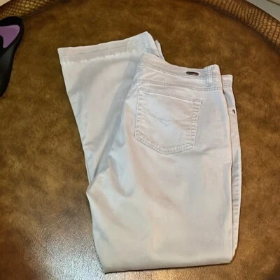 Pantalones estilo cinco bolsillos color caqui Gloria Vanderbilt talla 14 Foto 1 de 4