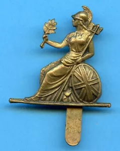 The Norfolk Regiment Brass Cap Beret Badge 1937-1956 - Foto 1 di 2