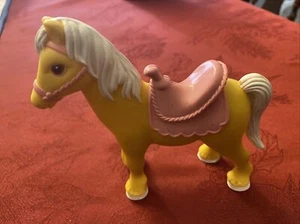 Fisher Price Loving Family Dream Dollhouse Yellow Pony Horse Pink Saddle 1993 - Picture 1 of 3