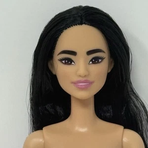 Barbie Mattel Fashionista #177 bambola nuda asiatica capelli lunghi neri - Foto 1 di 10