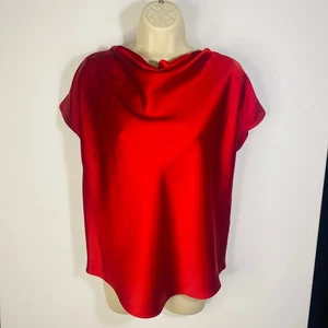 Blusa satinada cuello barco Viva estándar universal nueva con etiquetas en rojo talla 2 - 4 3XS Cerise - Imagen 1 de 6