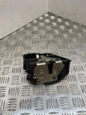 Cerradura puerta delantera derecha bmw 5 e60 e61 2004 7167068 - Imagen 1 de 4