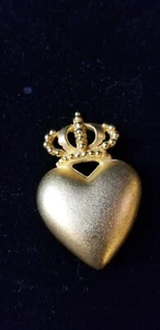 Vintage   Maeve Carr  New York   Pin Brooch Gold Tone   signed - Picture 1 of 4