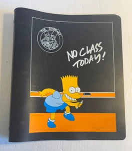 Carpeta de 3 anillos de Los Simpson Bart ¡Sin clase hoy! De colección SIN USAR Excelente Estado - Imagen 1 de 4