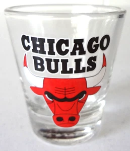 CHICAGO BULLS SHOT GLASS NBA SPORTS TEAM SOUVENIR IL VINTAGE 1990s HUNTER MFG - Picture 1 of 3