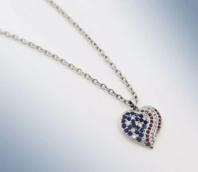 Collar Colgante Patriótico Corazón Rojo Blanco y Azul Cristal Bandera Americana Foto 1 de 2