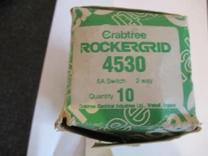 CRABTREE ROCKERGRID 4530 6 AMP 2 WEGE SCHALTER - Bild 1 von 2