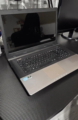 Asus Notebook PC K75VJ -17,3"- Intel Core i5-3210M -2.50GHz- 8GB RAM -700GB  - Bild 1 von 4