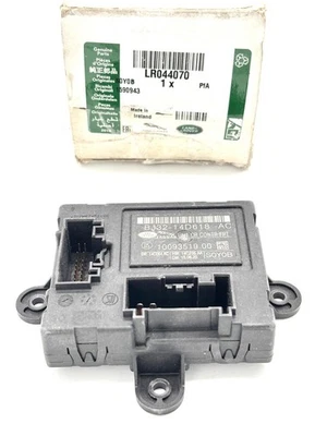 Genuine Land Rover L319 L320 L538 Drivers Door Control Module LR044070 OEM & New - Image 1 of 4