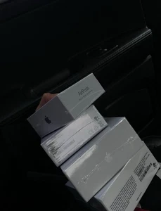 AirPod Gen2 et AirPod 4 - Photo 1 sur 1